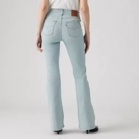 NWT Levi's Premium 726 Flare Jeans - Lever Left - Picture 2 of 15